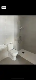 Badezimmer von Dachboden zur Miete in Estepona mit Klimaanlage, Terrasse und Abstellraum