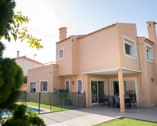 Vista exterior de Casa o xalet de lloguer en Cartagena amb Aire condicionat, Terrassa i Piscina