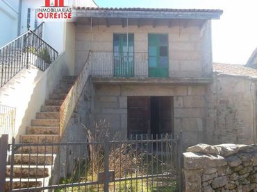 Casa amb balcó en venda a Carballedo