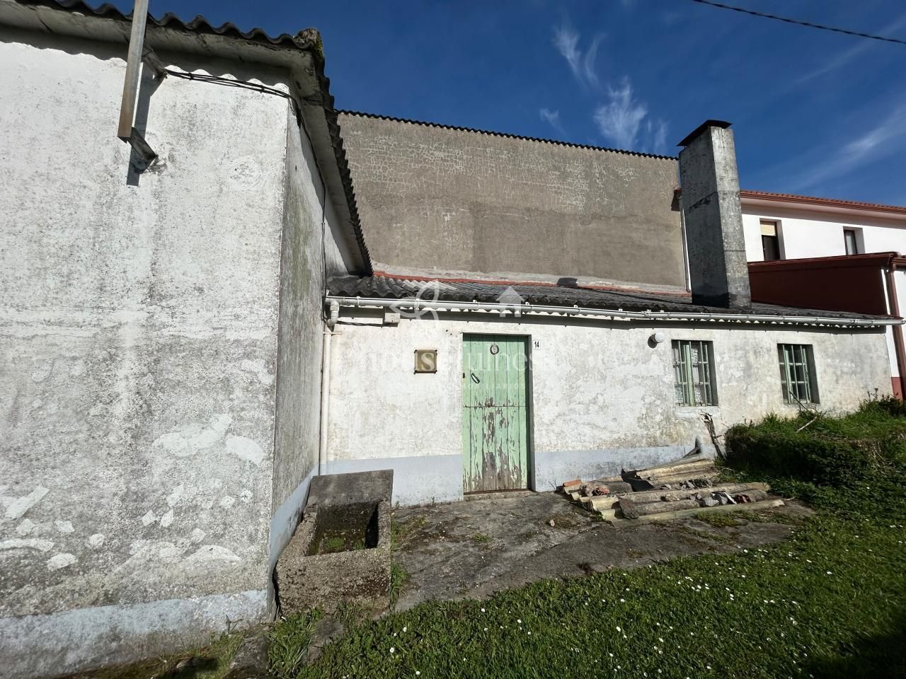 Vista exterior de Casa adosada en venda en Valdoviño amb Jardí privat i Traster