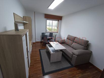 Sala d'estar de Apartament en venda en Ames amb Calefacció, Traster i Moblat