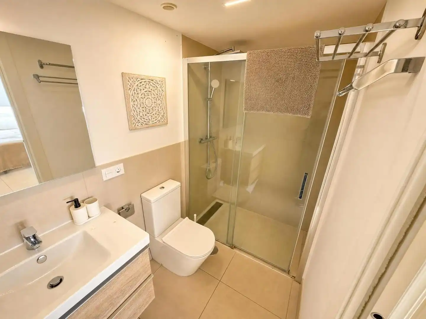Baño de Apartamento en venta en Torrequebrada