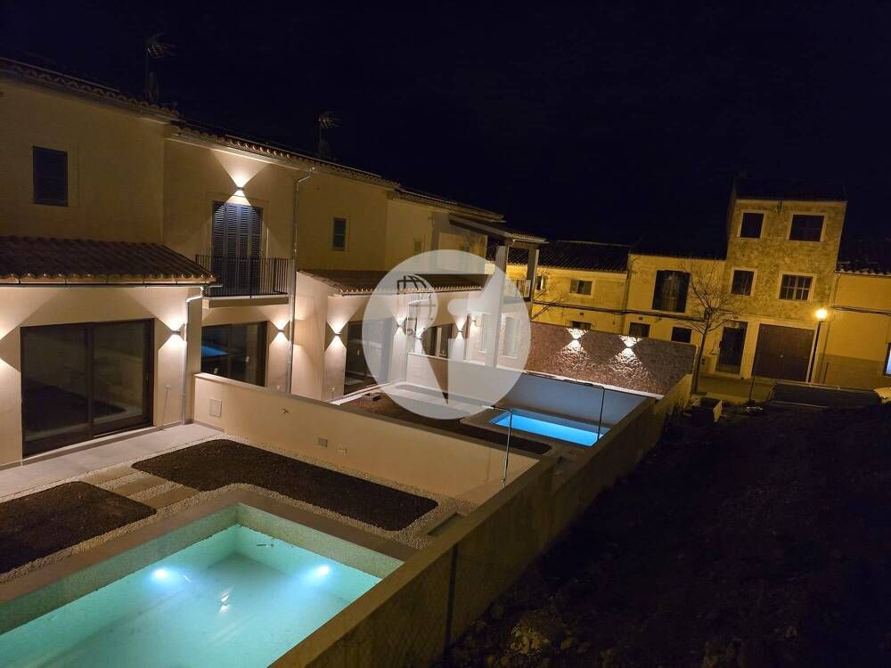 Exterior view of Single-family semi-detached for sale in Alaró  with Terrace and Swimming Pool