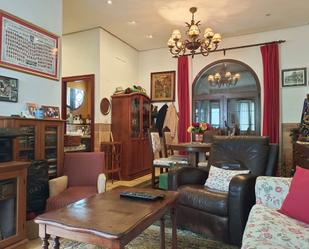 Sala d'estar de Casa o xalet en venda en Getxo  amb Terrassa i Moblat