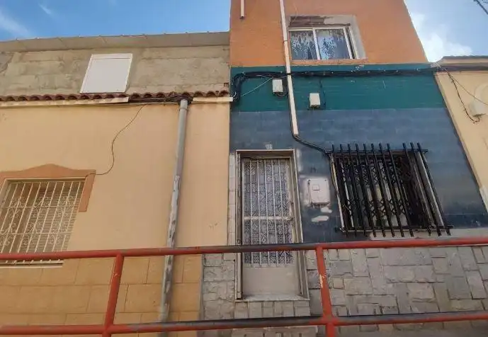 Vista exterior de Casa adosada en venda en Cartagena