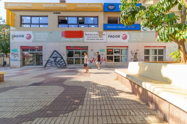 Local comercial en Venta en Avenida de Andalucía en Carranque - Haza Cuevas