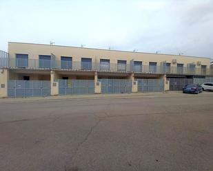 Vista exterior de Casa adosada en venda en Mediana de Aragón amb Terrassa