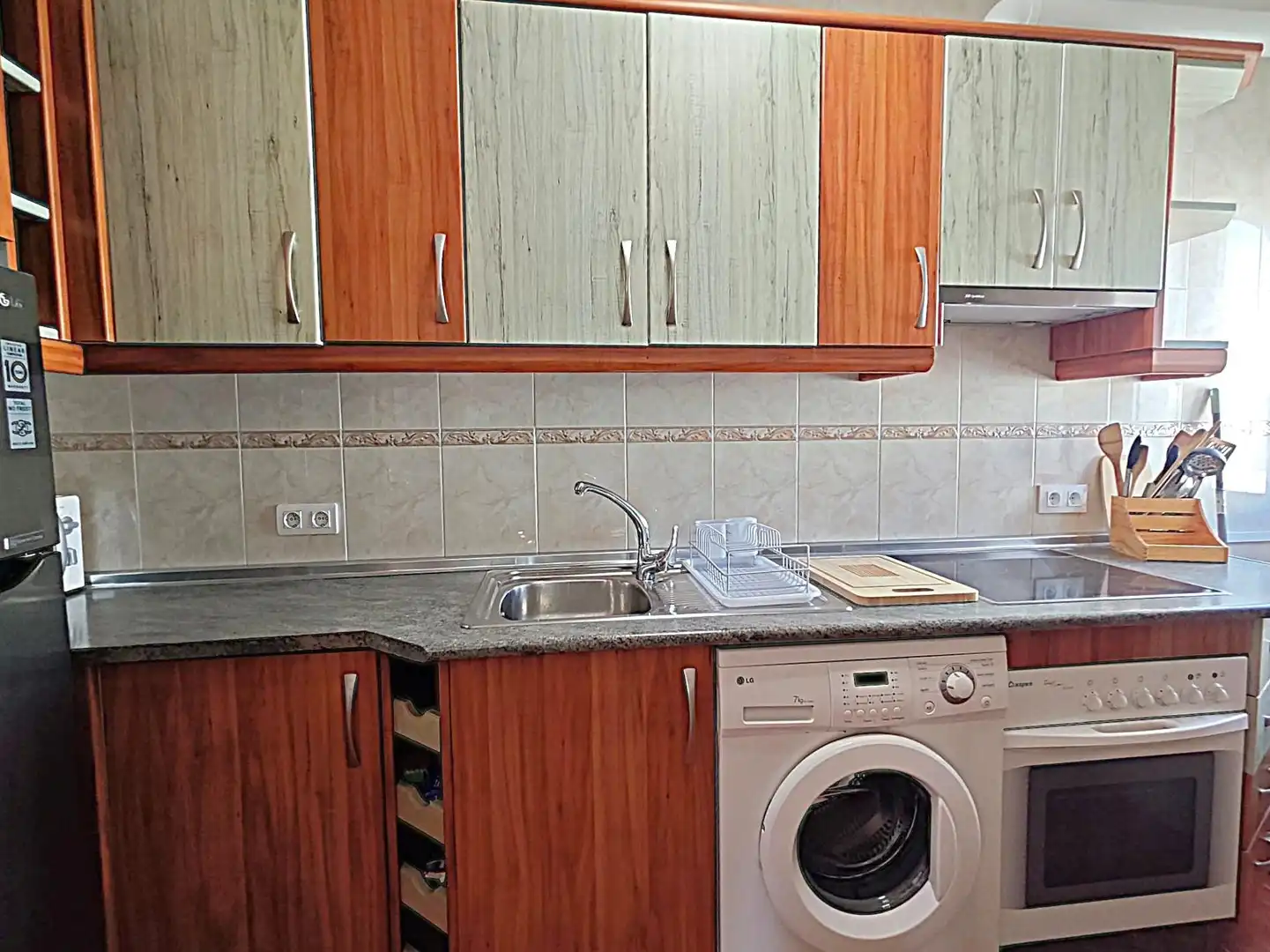Cuina de Àtic de lloguer en Benalmádena amb Aire condicionat, Terrassa i Moblat