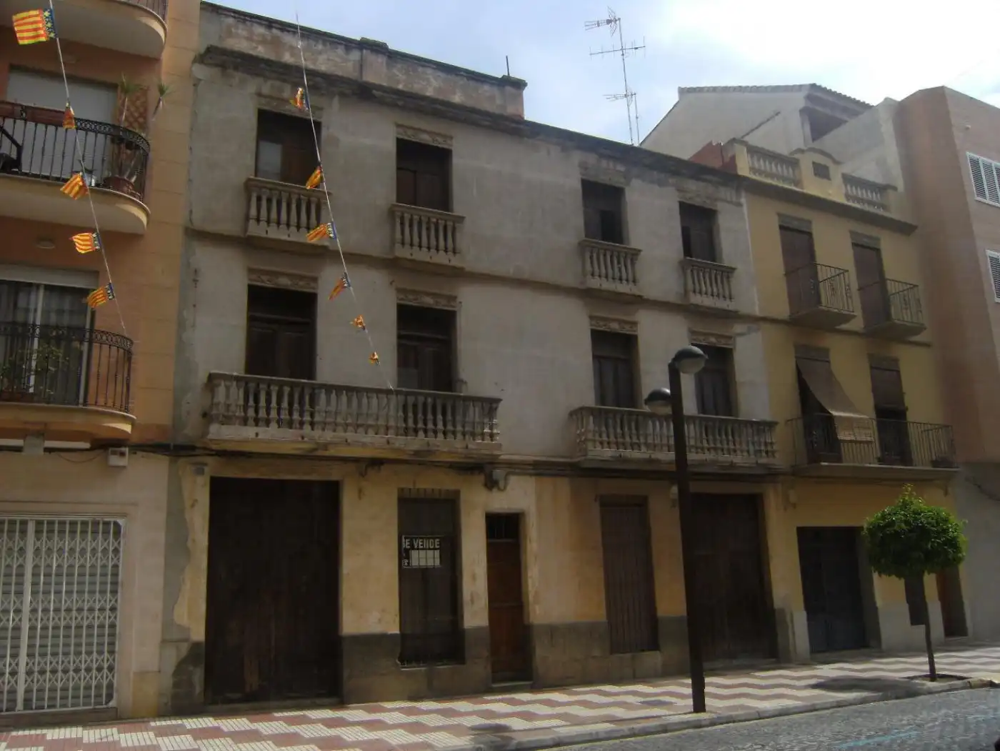 Casa con terraza en venta en Calle ARBRES