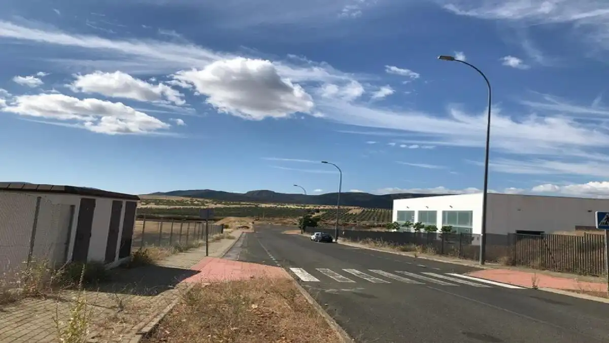 Vista exterior de Nau industrial en venda en Puertollano