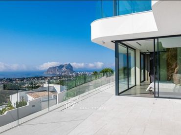 Villa con piscina in vendita a La Fustera