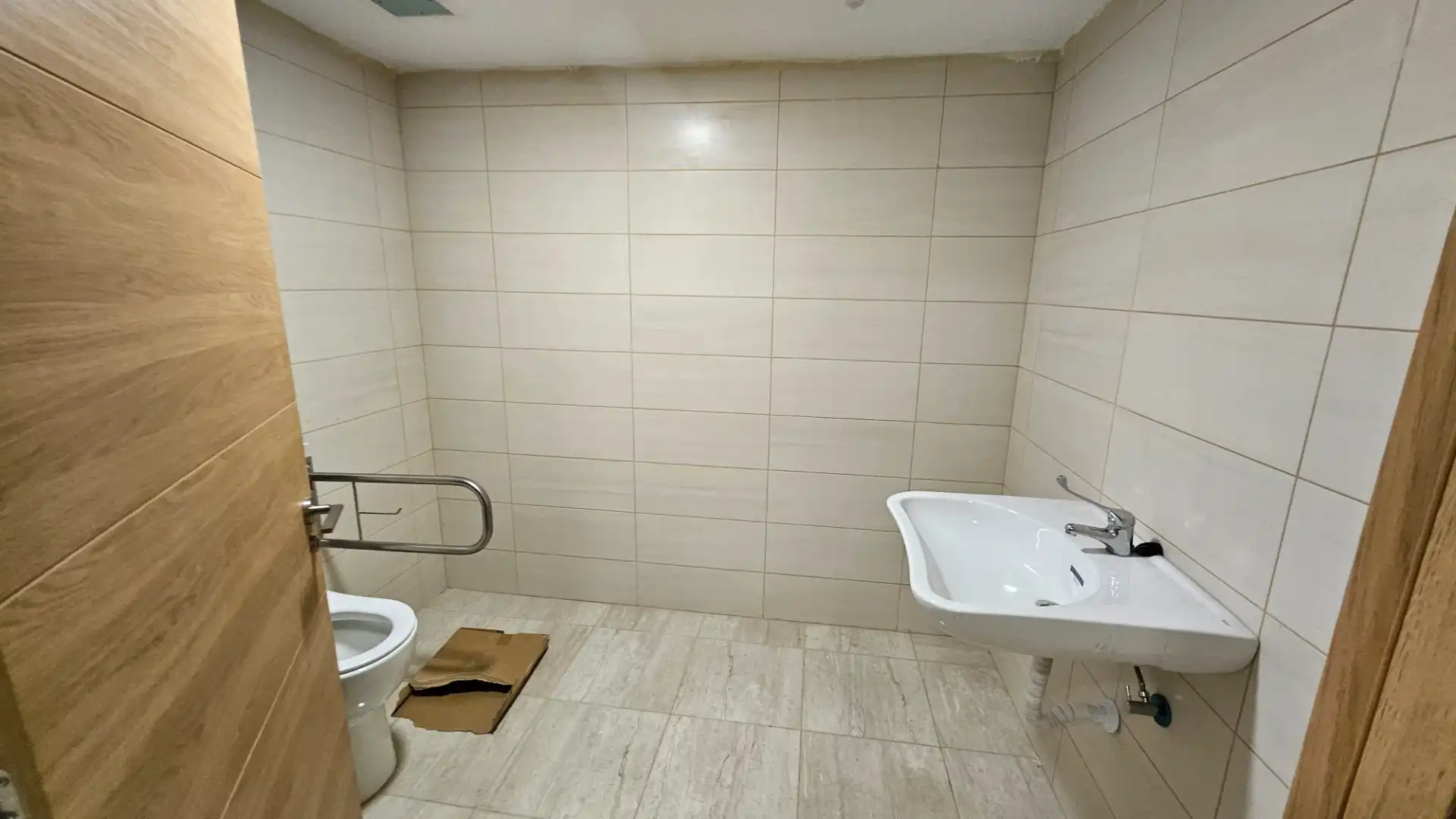 Baño de Edificio en venta en Ingenio con Alarma