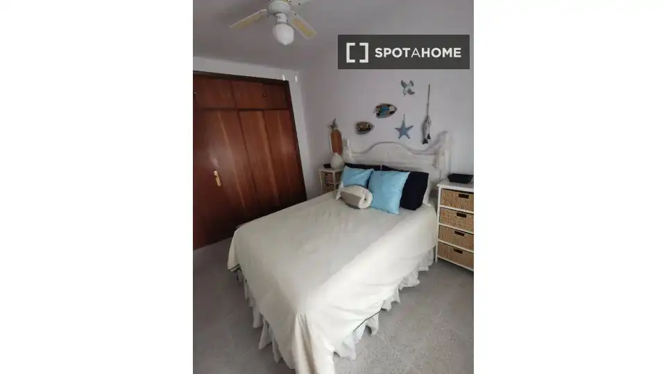 Habitación de Estudio para compartir en Conil de la Frontera con Aire acondicionado, Terraza y Amueblado