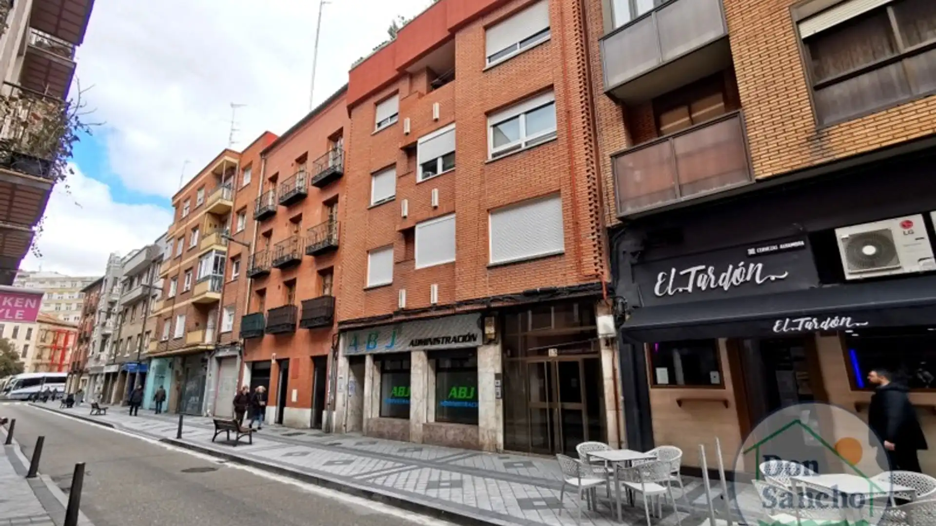 Vista exterior de Piso en venta en Valladolid Capital con Calefacción y Terraza