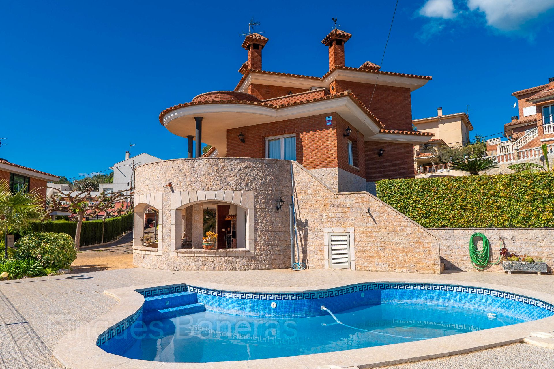 Vista exterior de Casa o xalet en venda en Castellvell del Camp amb Aire condicionat, Jardí privat i Parquet