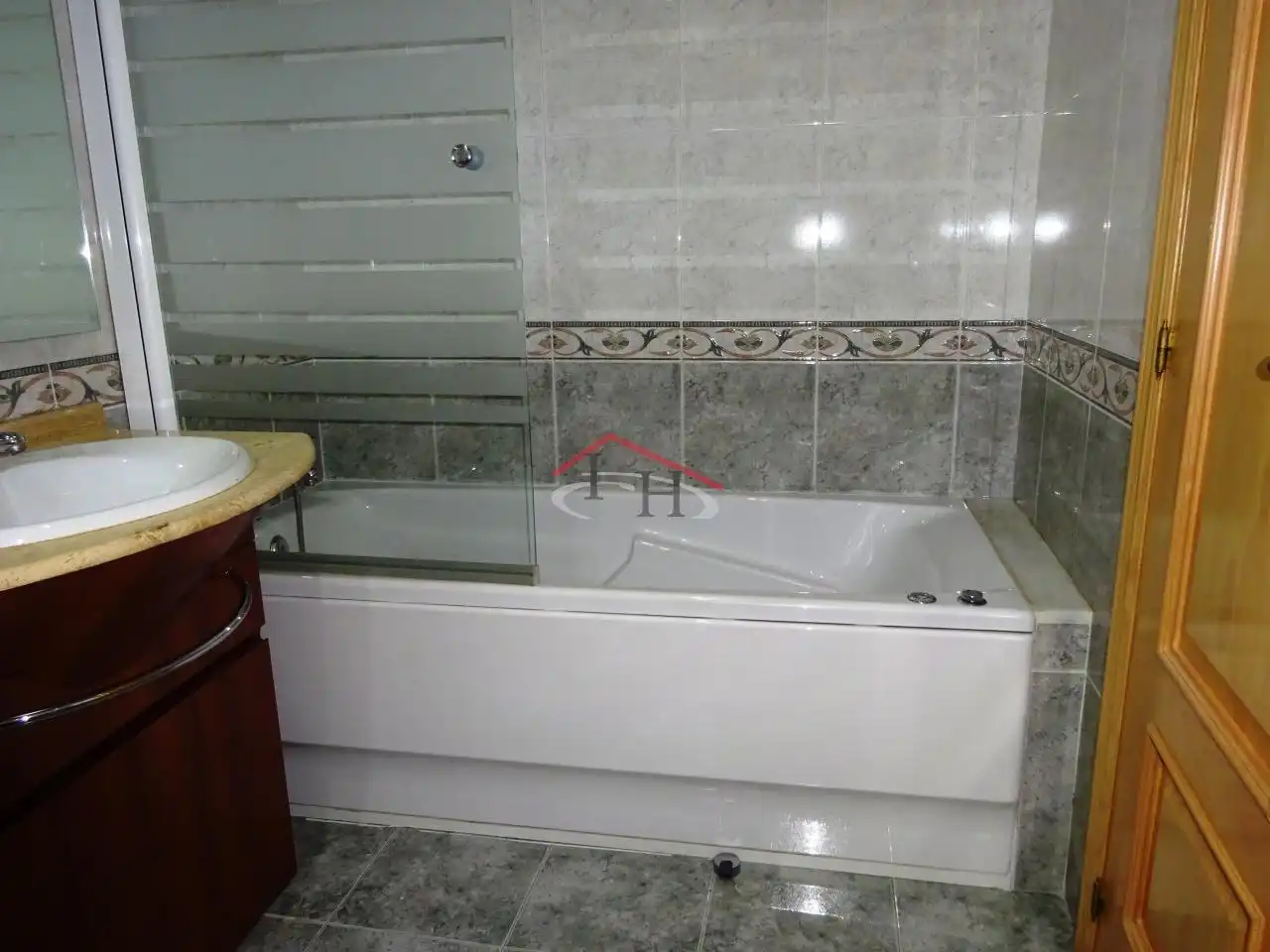 Badezimmer von Wohnung zur Miete in León Capital  mit Heizung, Parkett und Terrasse