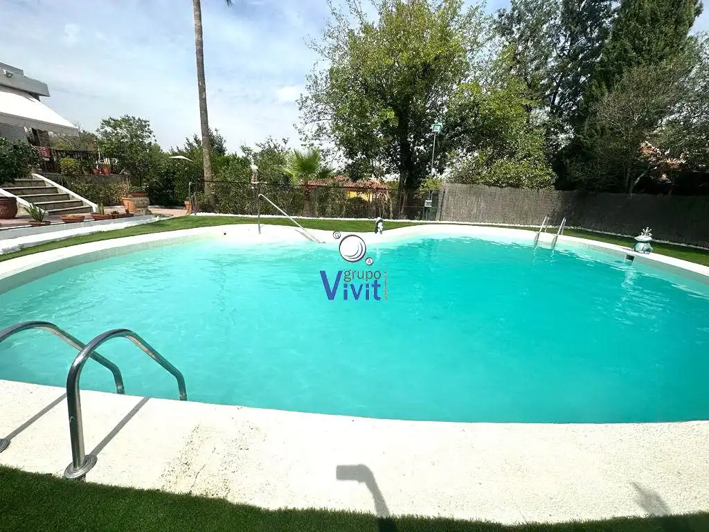 Piscina de Casa o chalet en venta en Alcalá de Guadaira con Aire acondicionado, Jardín privado y Piscina
