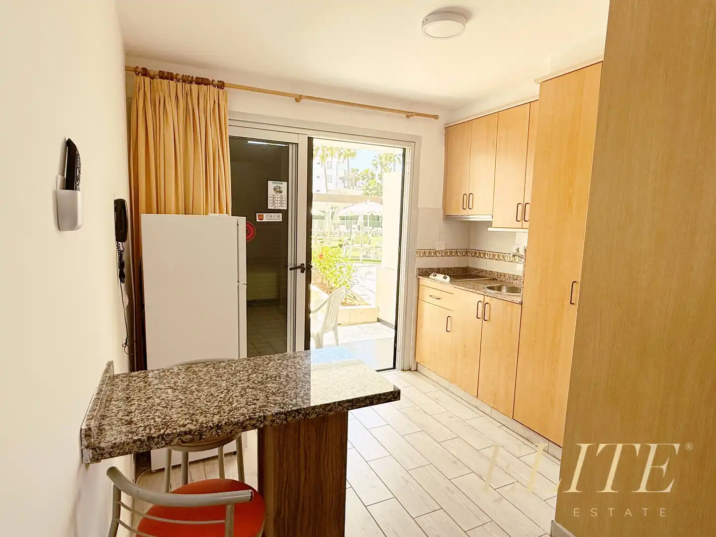 Cocina de Estudio en venta en San Bartolomé de Tirajana con Jardín privado, Terraza y Amueblado