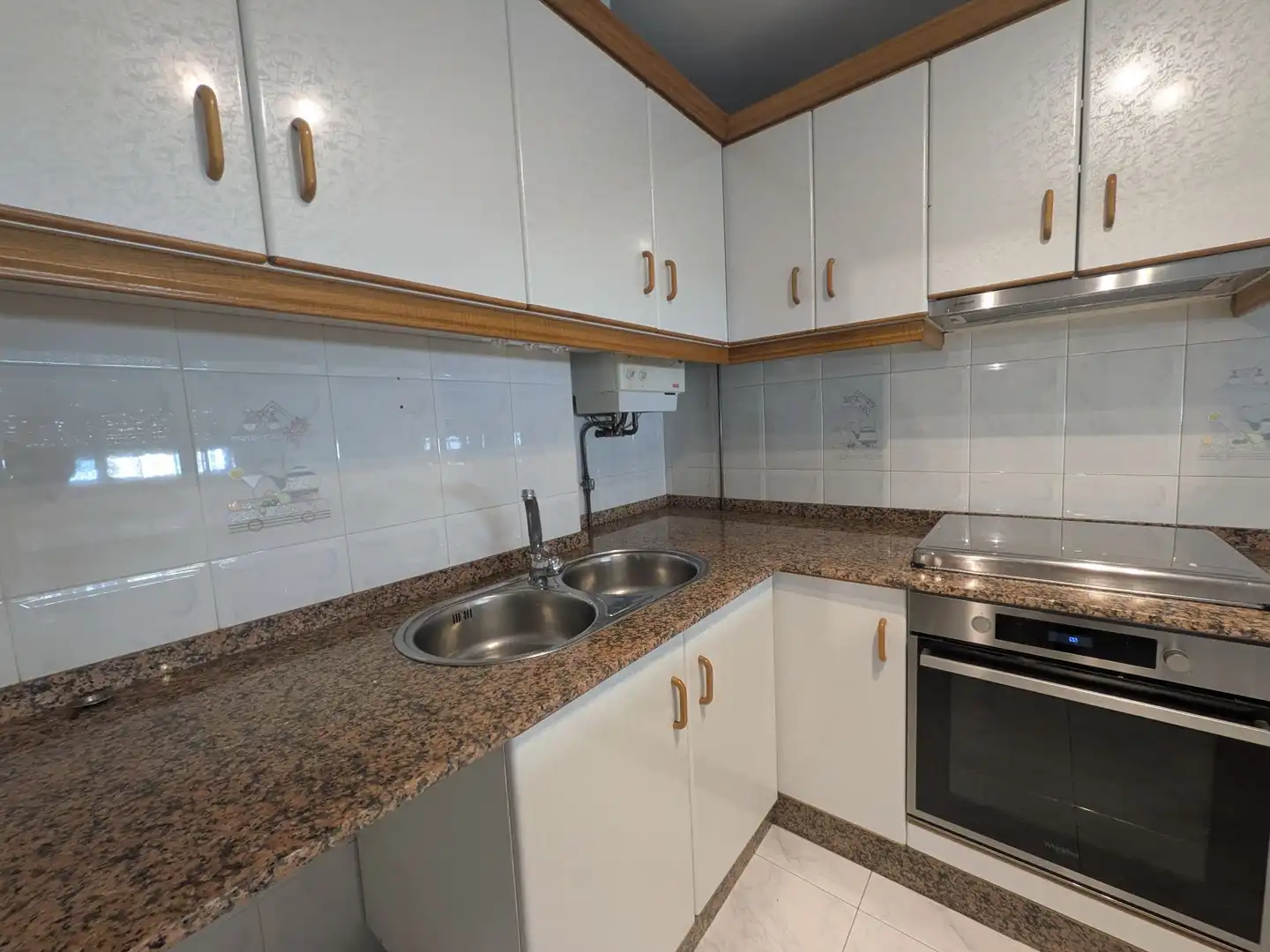 Cocina de Piso en venta en Carballo con Calefacción y Trastero