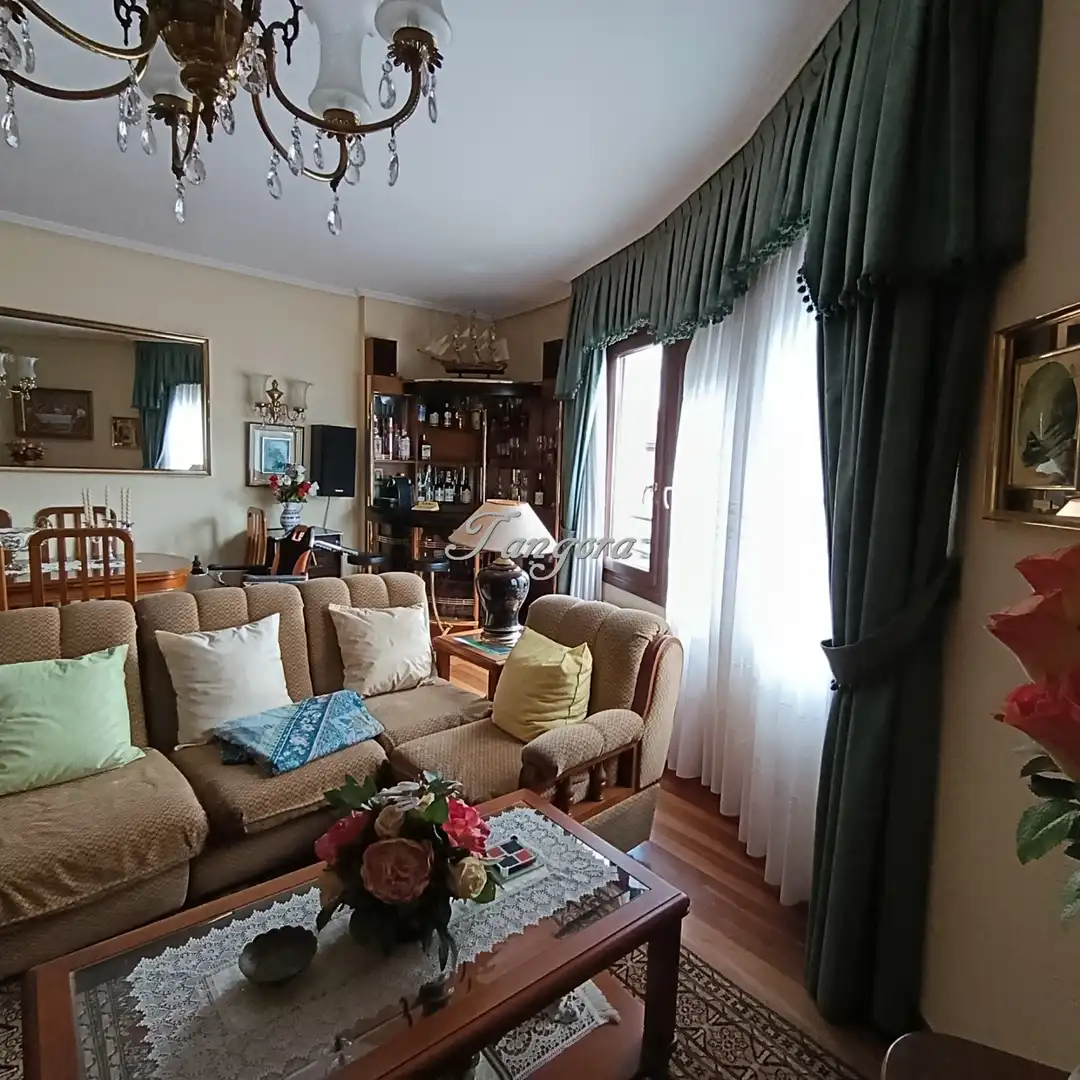 Sala de estar de Piso en venta en Getxo  con Calefacción, Parquet y Terraza