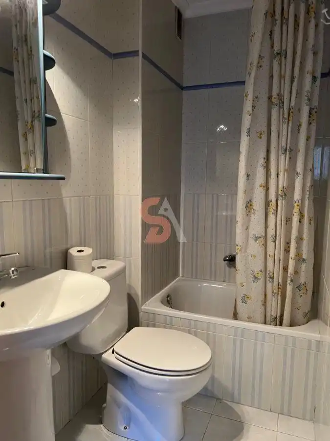 Bathroom of Flat for rent in Valladolid  with Heating and Terrace