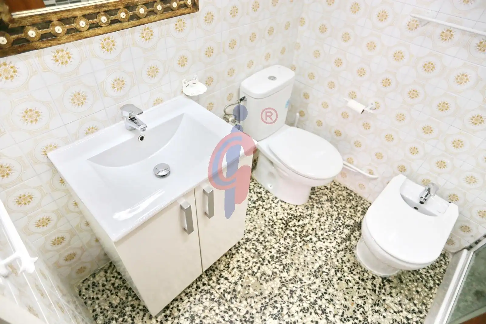Bany de Apartament de lloguer en Guardamar del Segura amb Aire condicionat, Calefacció i Moblat
