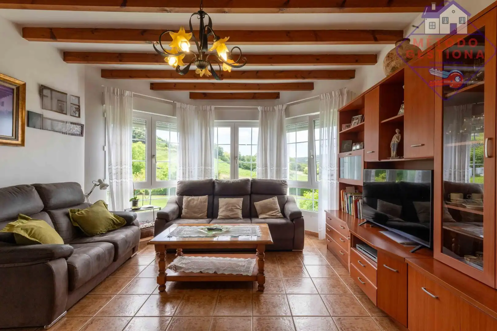 Sala de estar de Casa o chalet en venta en Santillana del Mar con Calefacción, Jardín privado y Terraza