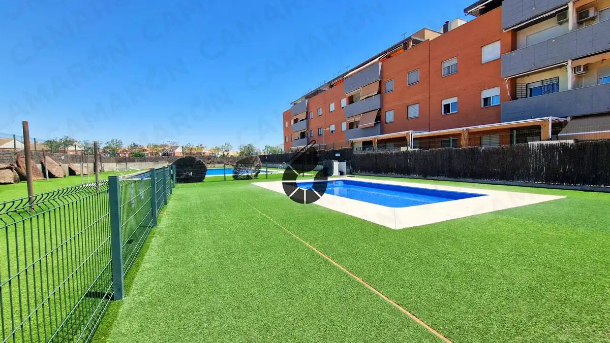 Piscina de Piso en venta en Coria del Río con Jardín privado, Trastero y Piscina