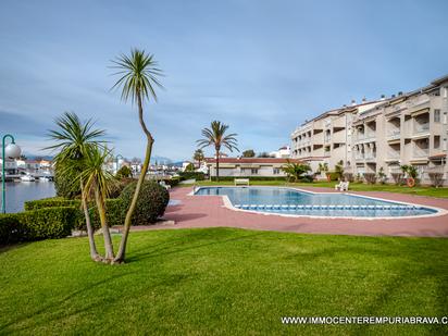 Jardí de Apartament en venda en Empuriabrava amb Terrassa i Piscina comunitària