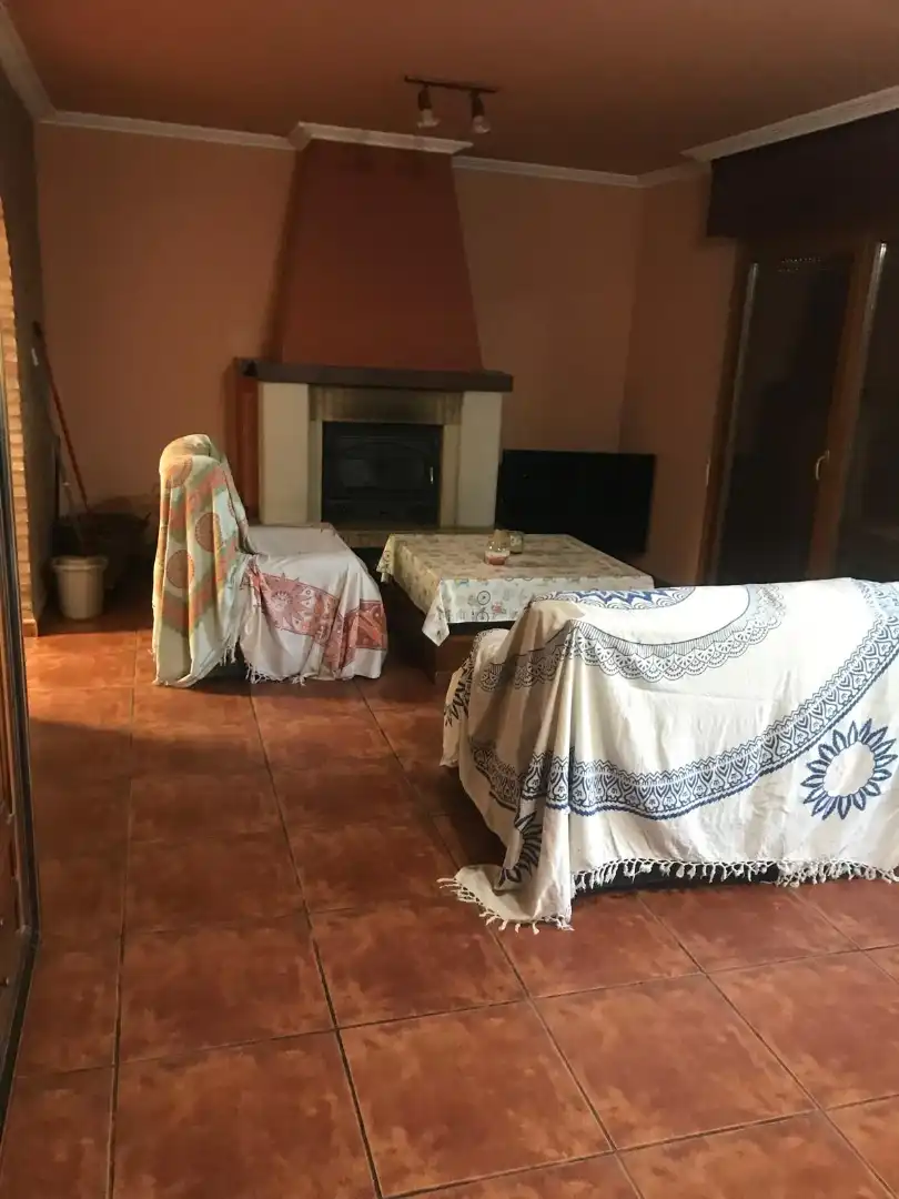Sala de estar de Finca rústica de alquiler en Navarrete con Calefacción, Jardín privado y Parquet