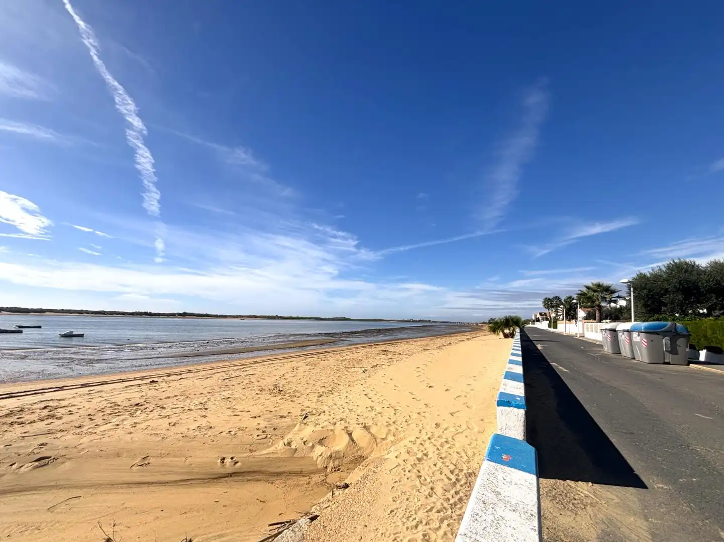 Flat with pool to rent in El Rompido, imagen 17
