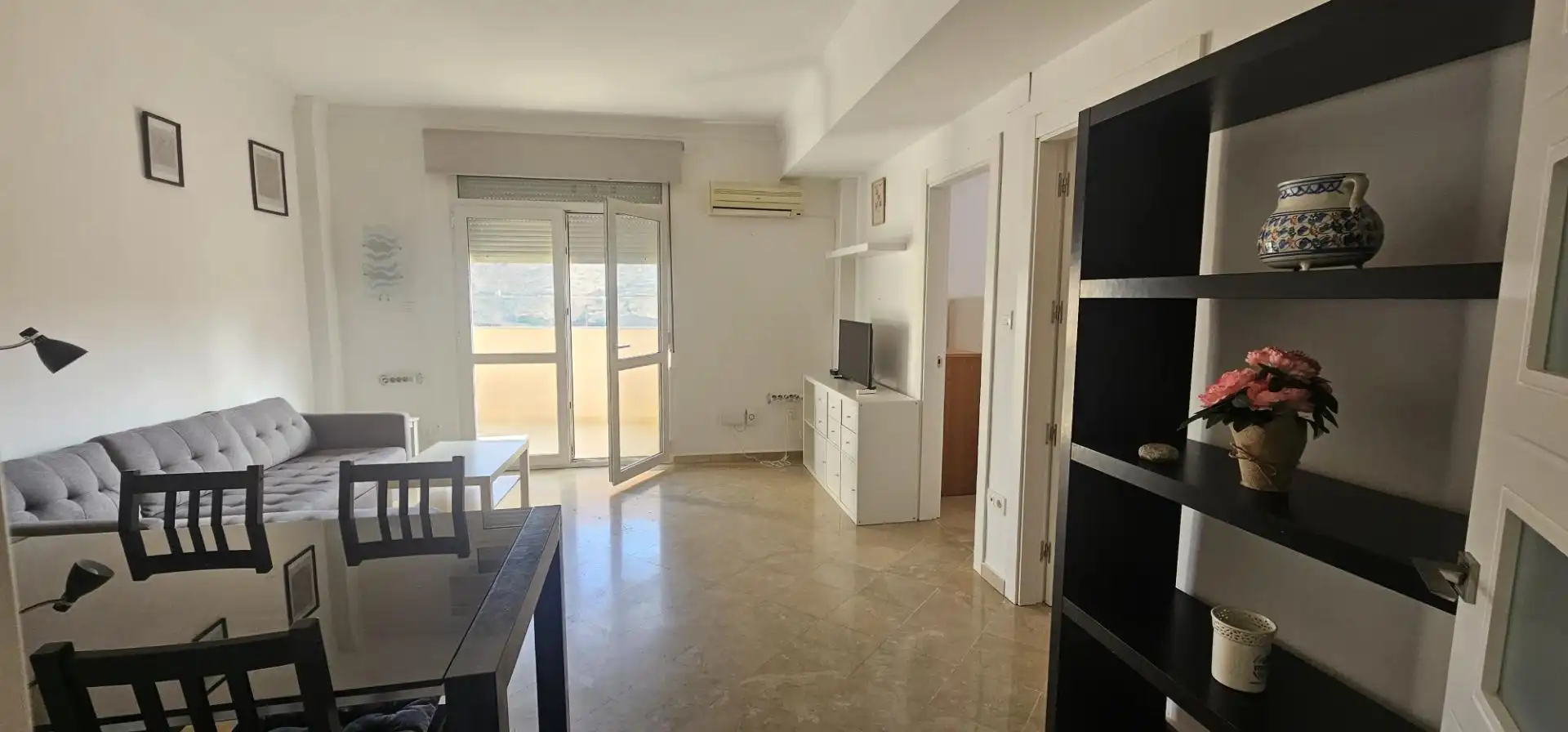 Flat for rent in Calle de Aixa 'La Horra', Camino de los Neveros - Serrallo