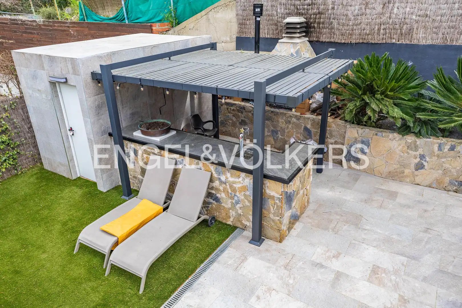 Terraza de Casa adosada en venta en Terrassa con Aire acondicionado, Calefacción y Jardín privado