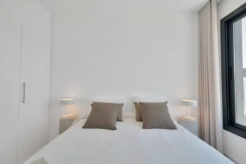 Habitación de Casa adosada de alquiler en Estepona con Aire acondicionado, Jardín privado y Terraza