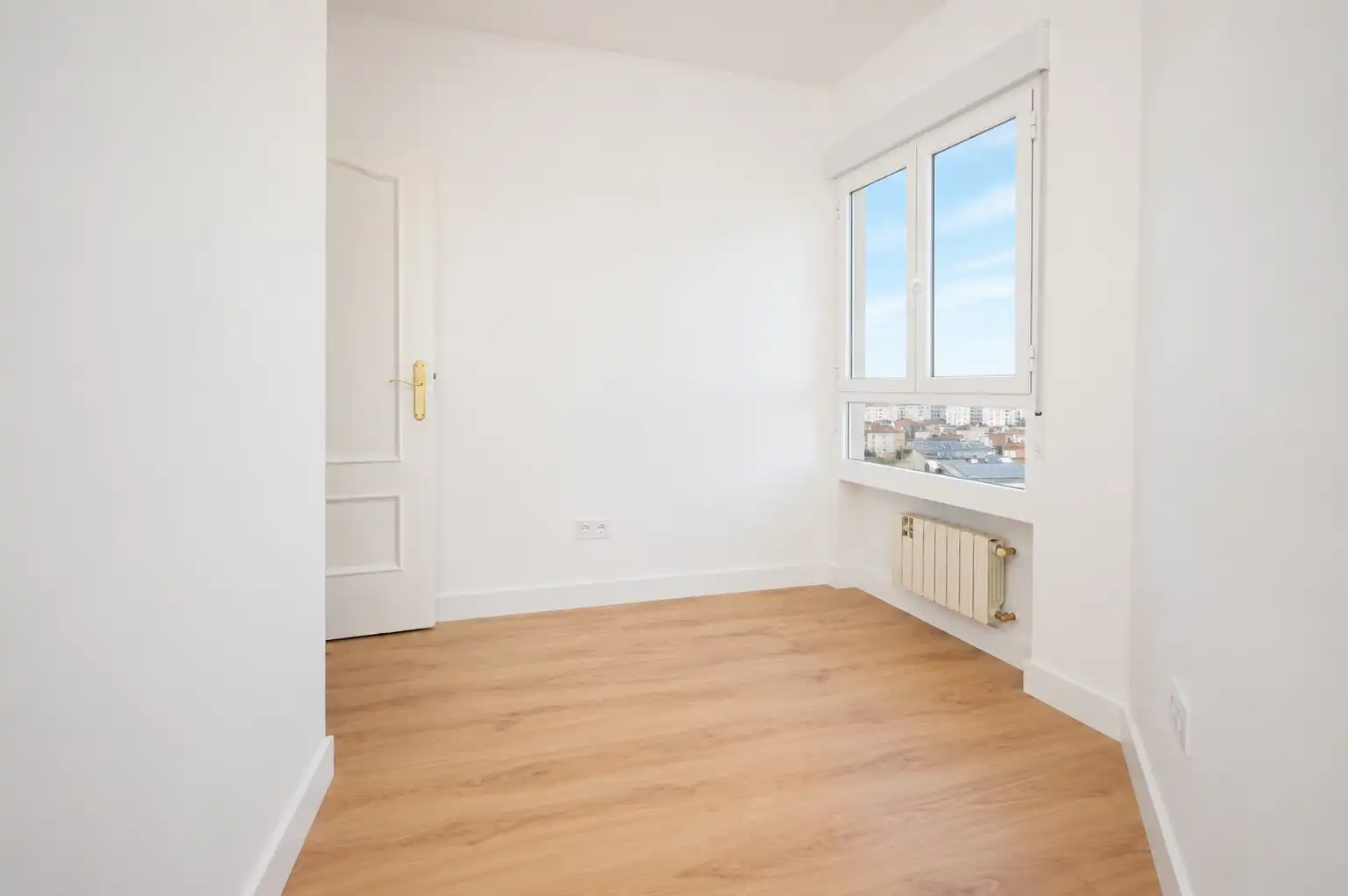 Bedroom of Flat for sale in Madrid  with Heating, Parquet flooring and Furnished