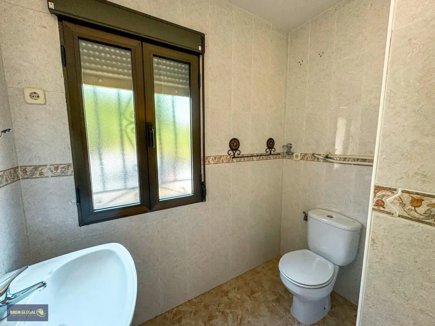 Bathroom of Detached homes for sale in Buitrago del Lozoya  with Heating, Storage room and Balcony