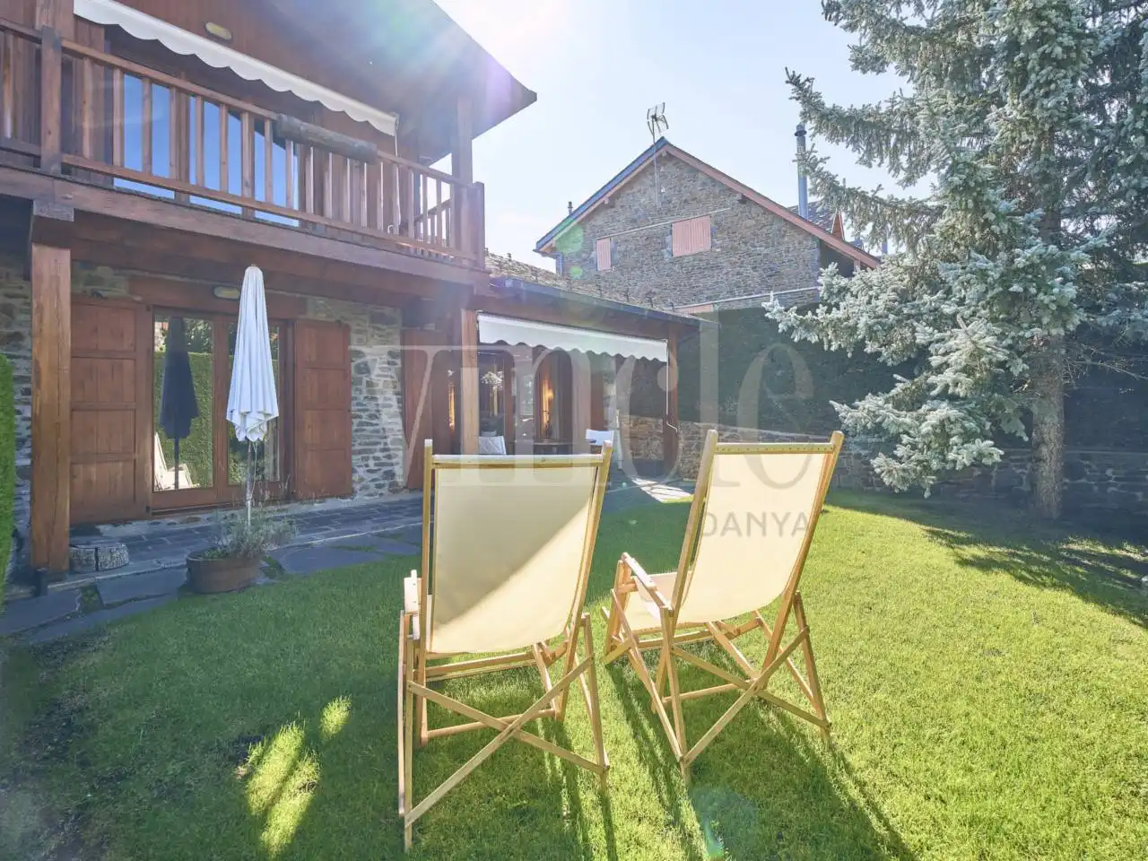 Terrassa de Casa o xalet en venda en Fontanals de Cerdanya amb Calefacció, Jardí privat i Parquet