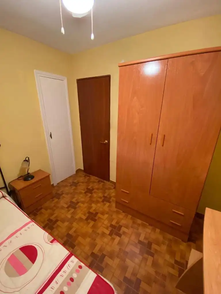 Habitación de Piso de alquiler en Jaén con Aire acondicionado, Calefacción y Amueblado