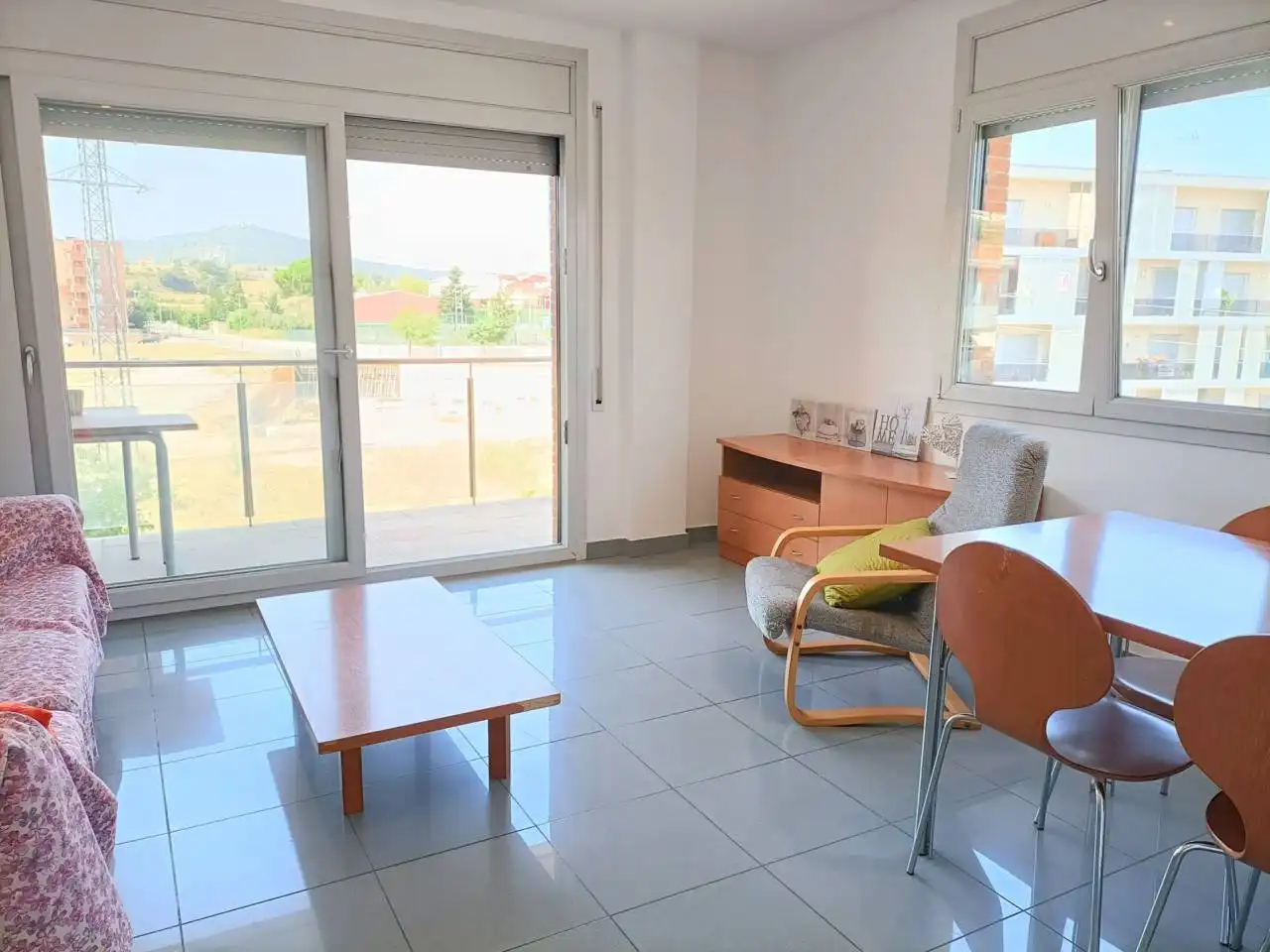 Sala de estar de Piso en venta en Vic con Calefacción, Terraza y Amueblado