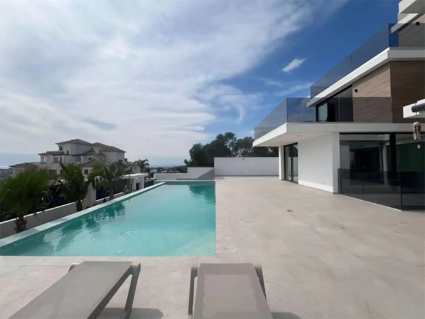 Villa con piscina in vendita a Golf Bahía, imagen 7