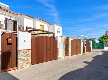 Adossat amb balcó en venda a Calle Puerto de las Palomas