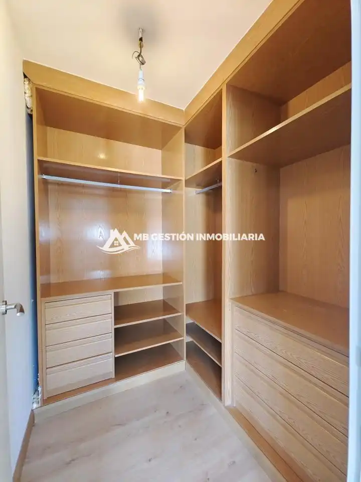 Habitación de Casa adosada en venta en Fuenlabrada con Aire acondicionado, Calefacción y Jardín privado
