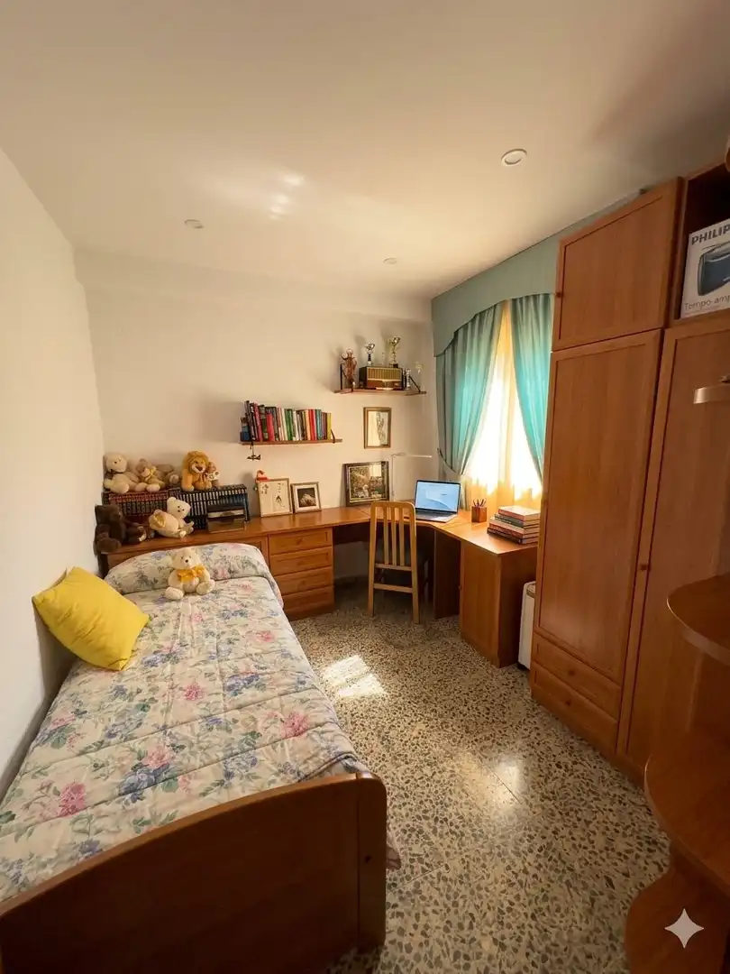 Bedroom of Flat for sale in Córdoba  with Air Conditioner and Balcony