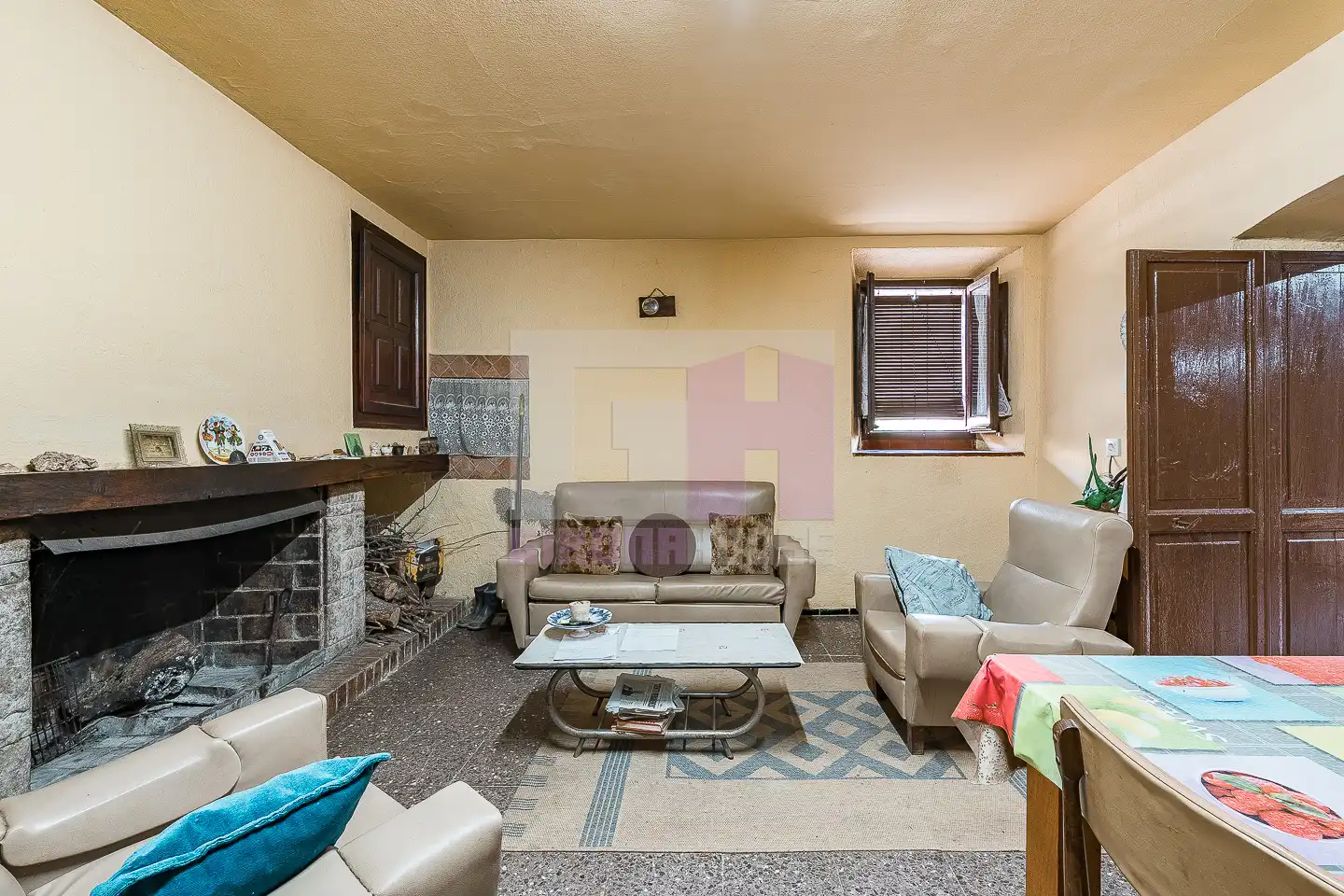 Sala de estar de Finca rústica en venta en Cervià de Ter con Calefacción, Jardín privado y Terraza