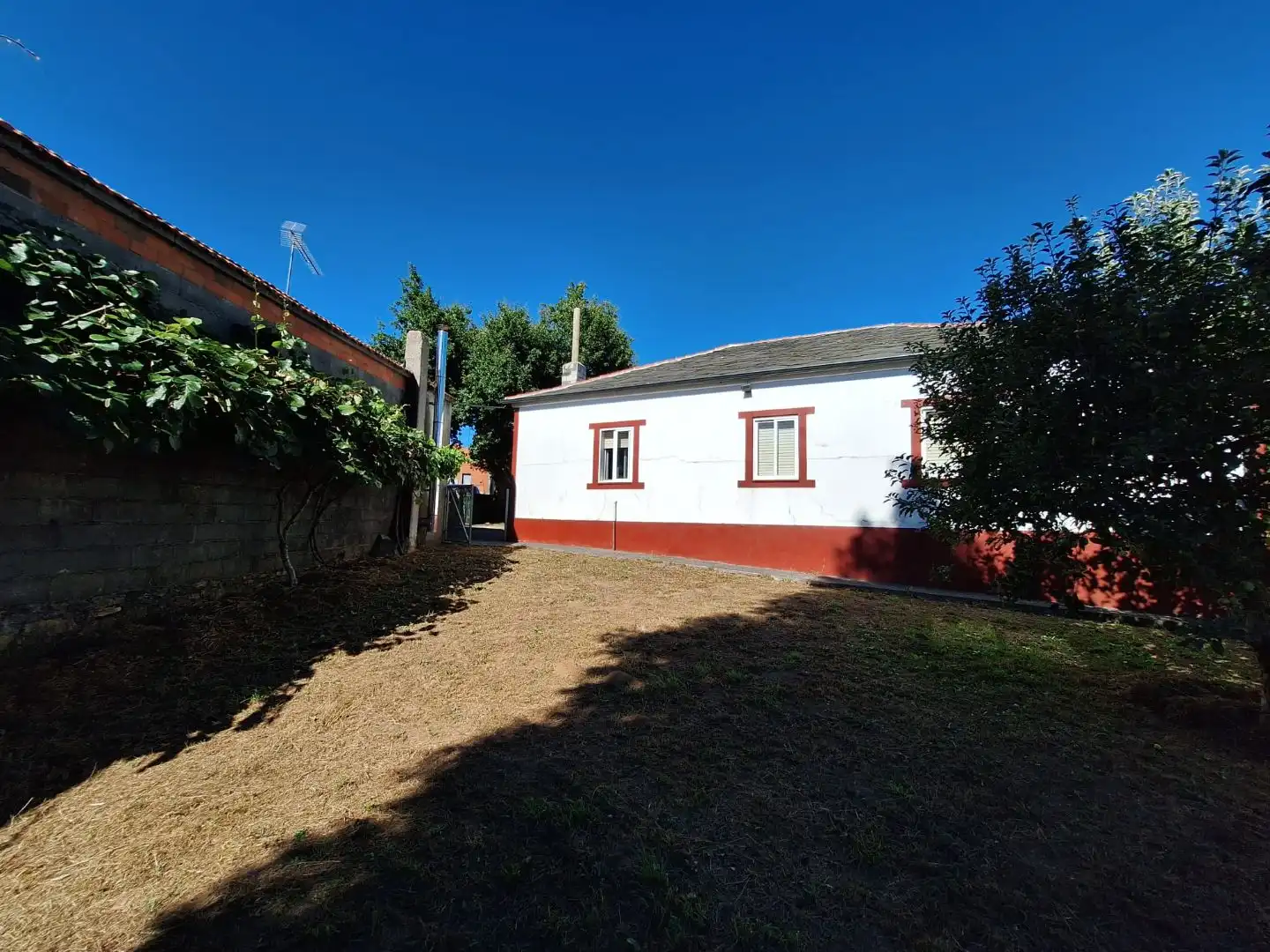 House with garden for sale in Lugar Bacorelle-Castro de Rei ( 1, imagen 4