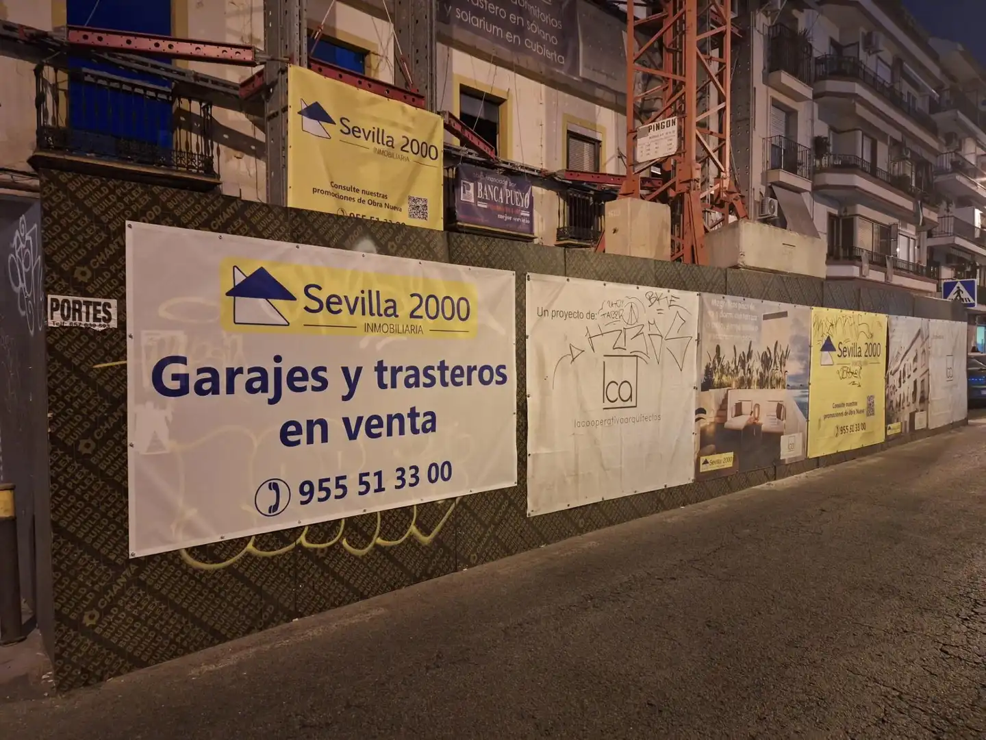 Exterior view of Flat for sale in Sevilla  with Air Conditioner, Terrace and Community pool