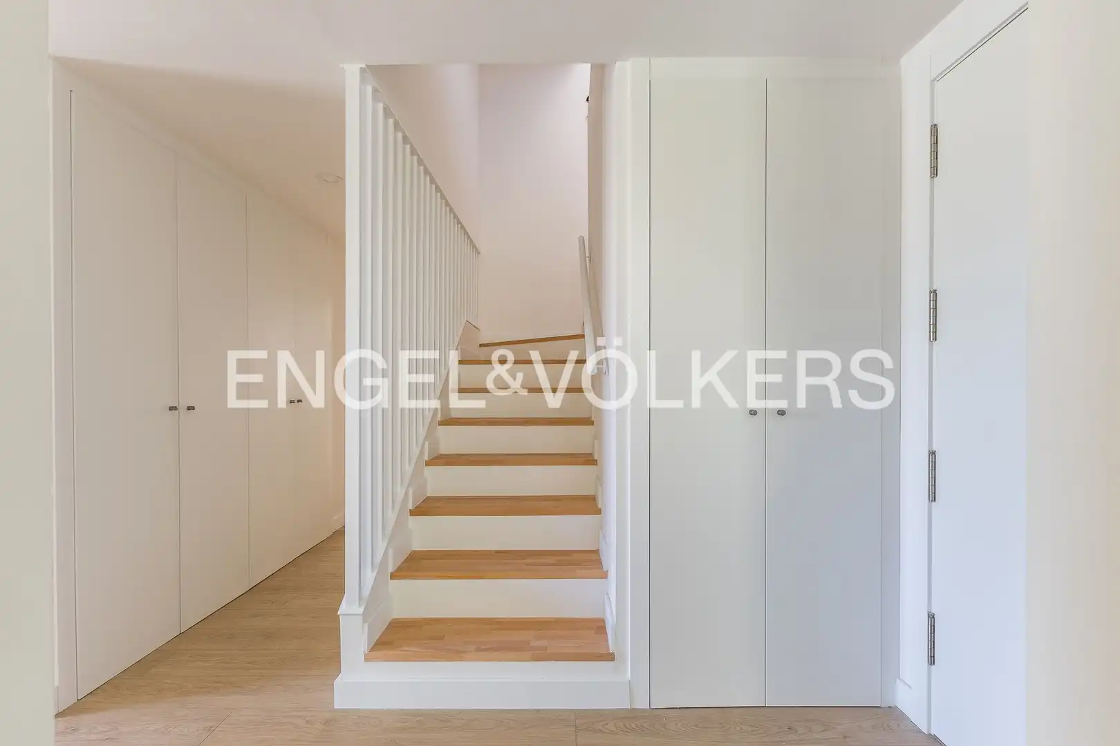 Ático en venta en Vilanova i la Geltrú con Aire acondicionado, Calefacción y Terraza