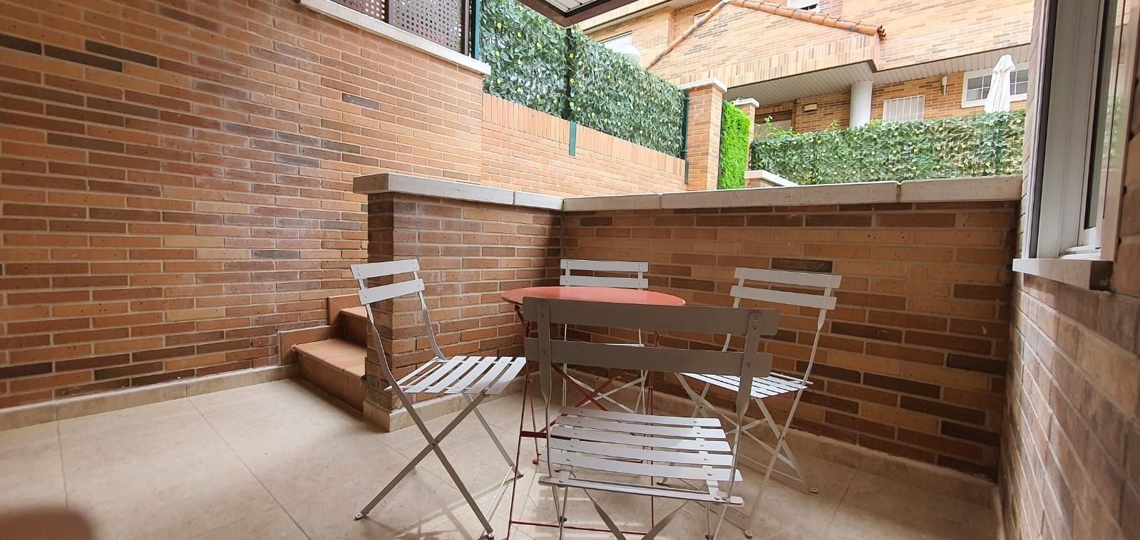 Terrassa de Apartament de lloguer en Villanueva de la Cañada amb Aire condicionat i Calefacció