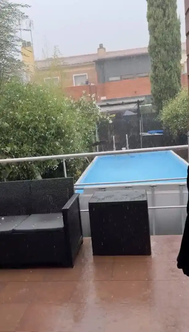 Piscina de Casa adosada en venda en Montmeló amb Aire condicionat, Terrassa i Balcó