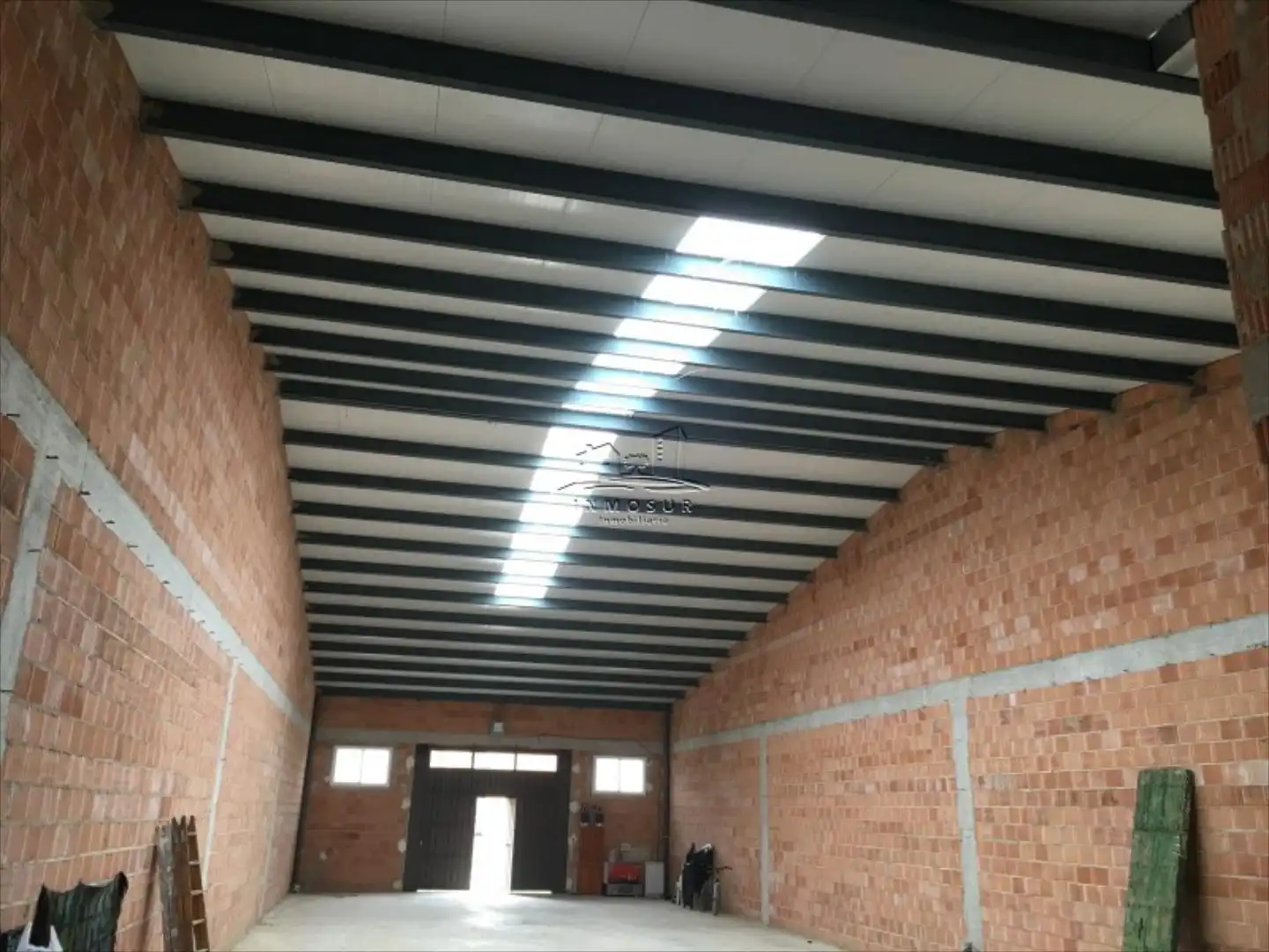 Nau industrial en venda en Benamejí